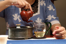 Load image into Gallery viewer, 2014 Bing Dao Puer Sheng tea