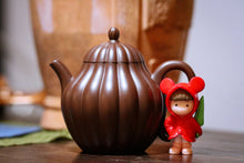 Load image into Gallery viewer, Rib-patterned pear-shaped purple clay teapot
