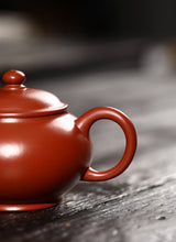 Load image into Gallery viewer, Zhu Ni Ju Lun Zhu 210cc, handmade by Master Hui Xiangyun.