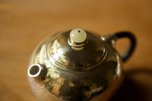 Load image into Gallery viewer, "9999 Xishi hammer pattern tea brewing silver pot"
