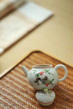 Load image into Gallery viewer, Squirrel grape teapot 1 100ml