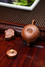 Load image into Gallery viewer, Jianxigongchun Set Zisha Pot/陈真,见喜供春套组·全手工 制作。