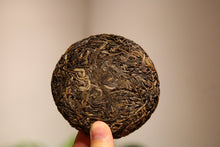 Load image into Gallery viewer, 2020 Old Banzhang Ancient Tree Pu'er Sheng easy