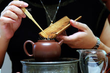 Load image into Gallery viewer, 2019 Old Banzhang Ancient Tree Pu'er Sheng easy
