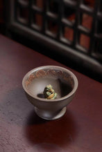 Load image into Gallery viewer, Yixing Qing Hui Duan Ni handmade, Praying frog teacup(祈祷青蛙)