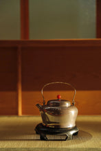 Load image into Gallery viewer, "Saihong" sterling silver kettle
