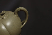 Load image into Gallery viewer, "Shou Tao/寿桃🍑" Qing Duan Mud Zisha Teapot from Yunsongtang