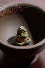 Load image into Gallery viewer, Yixing Qing Hui Duan Ni handmade, Praying frog teacup(祈祷青蛙)