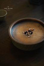 Load image into Gallery viewer, Copper covered lotus petals Hu Cheng base diameter 13.5cm diameter 16cm height 4.7cm