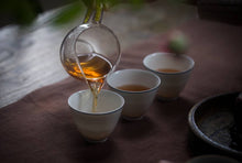 Load image into Gallery viewer, Five Golden Flowers Old Sheng Puer 250g/brick exported to Hong Kong and Taiwan in 1998