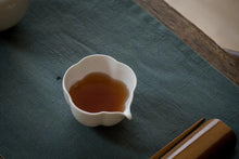 Load image into Gallery viewer, 2016 Hui Yuan Keng Lao Cong Shui Xian