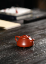 Load image into Gallery viewer, Zhu Ni Shi Piao 120cc, handmade by Master Hui Xiangyun.