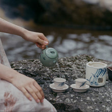 Load image into Gallery viewer, Fanshan Hall Qianshan Cui Canna Showy Pot