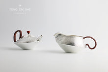 Load image into Gallery viewer, 9999 Sterling Silver Hammer Pattern UFO Shaped Sterling Silver Teapot