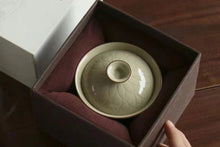 Load image into Gallery viewer, Lotus Petal Pattern Gaiwan