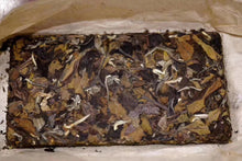 Load image into Gallery viewer, 2009 old white tea cake 100g (Gong Mei)