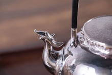Load image into Gallery viewer, 9999 Sterling Silver Seiko Treasure "Hammer Pattern Luan Phoenix Mouth Ruyi Flower Cloud Shoulder Pattern Silver Pot"/鸾凤嘴云肩纹银壶