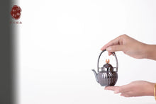 Load image into Gallery viewer, Inheritor of intangible cultural heritage: handmade by Hong Jike, sterling silver pot of Lianyu series.