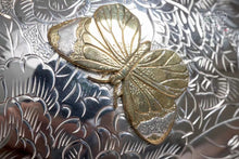 Load image into Gallery viewer, Gulunzhu-Dielianhua Sterling Silver Pot/具轮珠-蝶恋花纯银壶