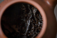 Load image into Gallery viewer, Warmth of Aged Tea, Gratitude for Your Company – A Winter Letter from Tongxinshe Teahouse to All Tea Lovers 1999 Nannuo Mountain Ripe Pu’er Tea
