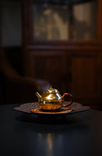 Load image into Gallery viewer, Tongxin She · Start of Spring Pure Gold Teapot | Limited One-of-a-Kind 100cc 120g Handcrafted Collection
