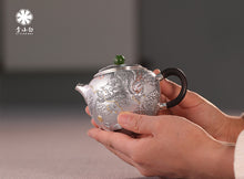 Load image into Gallery viewer, The Millennium - old Ingenuity in the Silver Teapot, Brewing a Good Taste of Time Dragon - soaring Gold - and - Silver Inlaid Pure Silver Teapot”
