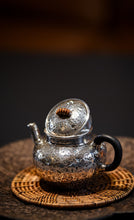 Load image into Gallery viewer, Tongxin She Teahouse · Handmade Small Silver Teapot: A Dual-Model Tasting of Vintage and Vertical Pattern, Double Elegance in 80cc
