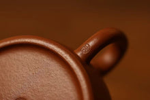 Load image into Gallery viewer, Tongxin She Teahouse Collection · Zhou Yun&#39;s Handmade Zhaozhuang Raw Sand Zhu Ni Dezhong Teapot
