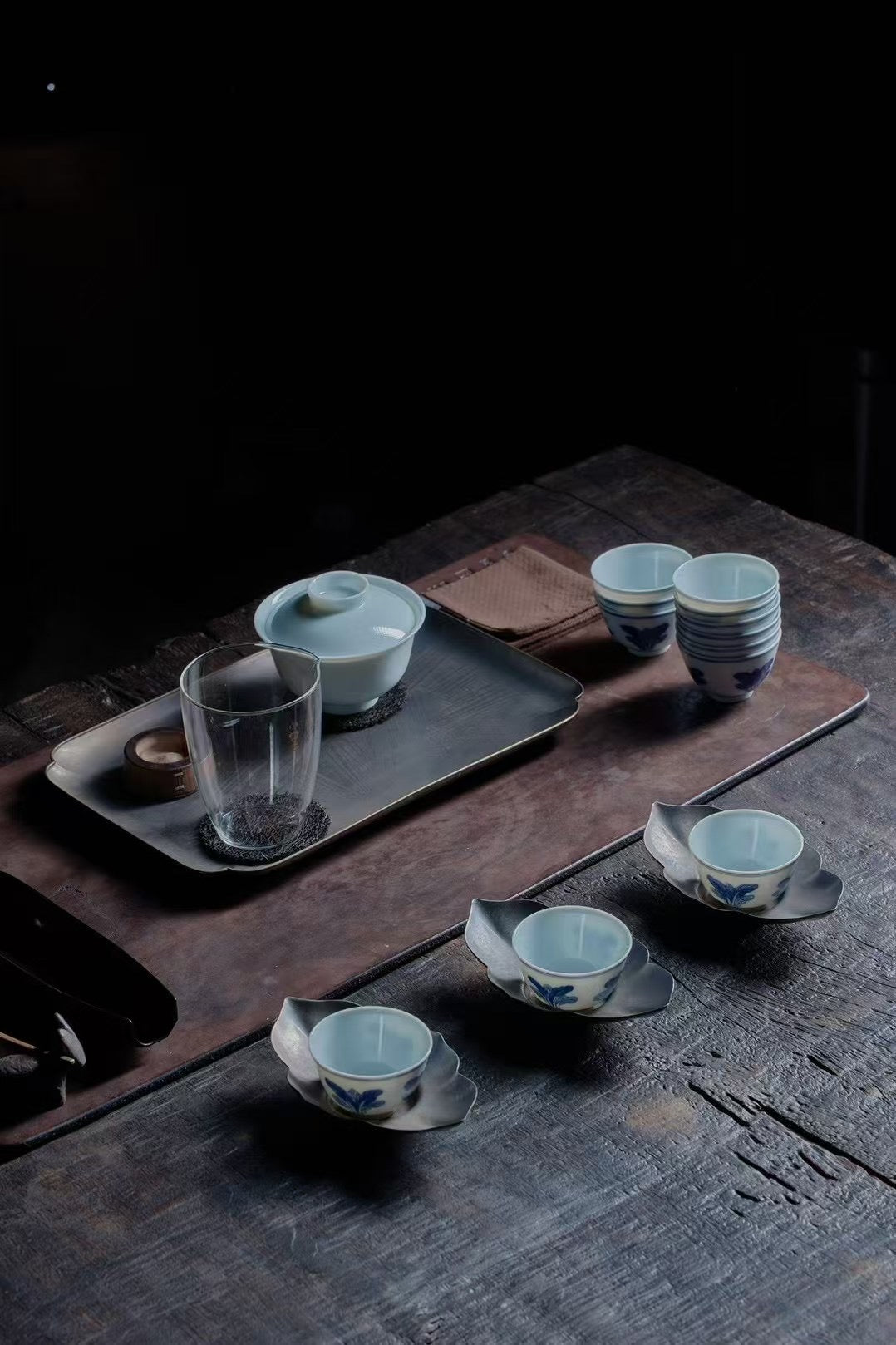 Exquisite Tea Ware: Jingdezhen Handmade Blue and White 
