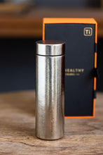 Load image into Gallery viewer, Tongxinshe Teahouse Launches Custom Pure Titanium Thermos Cups - Limited Offer with Peach-Scented Da Hong Pao Gift

