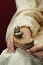 Load image into Gallery viewer, The Elegance of Incense and Tea: Tongxin She Teahouse Recommends Chen Zhen&#39;s Handmade Frog - shaped Purple Clay Incense Holder and Tea Pet
