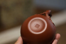 Load image into Gallery viewer, Tongxin She Teahouse Collection | Hand‑crafted by Lu Xinjian · Premium Zhuni Da Hong Pao Squirrel‑Grapes Teapot/松鼠葡萄🍇
