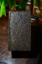Load image into Gallery viewer, 2008 Custom‑Made Gong Ting Ripe Puer Brick Aged in Shenzhen Dry Warehouse — Mellow &amp; Peaceful Tea Forged by Years Produced by Tongxin‑She Teahouse｜Full Brick: 2 kg
