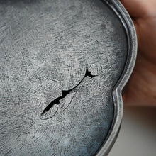 Load image into Gallery viewer, Tongxinshe Teahouse has launched new tin tea vessel trays, where the charm and elegance of tea are fully contained within their small dimensions.
