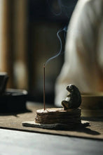 Load image into Gallery viewer, The Elegance of Incense and Tea: Tongxin She Teahouse Recommends Chen Zhen&#39;s Handmade Frog - shaped Purple Clay Incense Holder and Tea Pet
