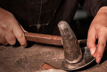 Load image into Gallery viewer, Tongxin She Teahouse Recommends: &quot;Shuying&quot; Ancient Tin Hexagonal Tea Caddy – Preserving Tea Aroma for 3,000 Years锡罐
