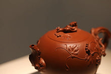 Load image into Gallery viewer, Tongxin She Teahouse Collection | Hand‑crafted by Lu Xinjian · Premium Zhuni Da Hong Pao Squirrel‑Grapes Teapot/松鼠葡萄🍇
