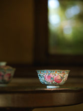 Load image into Gallery viewer, Turquoise‑Glazed Carved Enamel Gaiwan &amp; Teacup Set Tongxinshe Teahouse寿桃🍑
