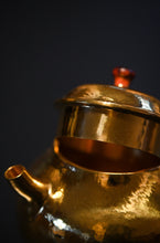 Load image into Gallery viewer, Tongxin She · Start of Spring Pure Gold Teapot | Limited One-of-a-Kind 100cc 120g Handcrafted Collection
