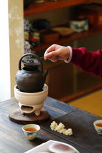 Load image into Gallery viewer, &quot;Yun Po kettle&quot; to everyone. There are two styles with capacities of 550ml and 750ml.
