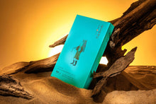 Load image into Gallery viewer, Tea as a Pilgrimage: Tongxin She Presents Kuanlu &quot;Xuanzang&#39;s Journey to the West · Cyan-Blue Edition&quot; Cliff Cinnamon 唐玄奘西行·青蓝版
