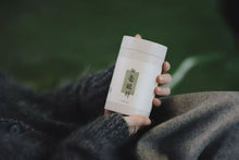 Load image into Gallery viewer, Aged Charm in a Cup of Vintage Silver Needle Tongxin Teahouse’s 2009 Fuding Baihao Yinzhen Collection
