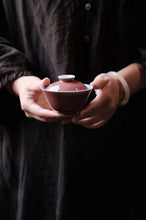 Load image into Gallery viewer, Cowpea red glaze small gaiwan
