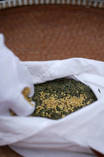 Load image into Gallery viewer, 2026 Premium Sweet Osmanthus Longjing · One Tea Embodies Spring and Autumn, Scent Crafted to Perfection特级桂花龙井
