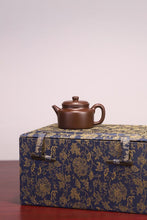 Load image into Gallery viewer, Elegant Mini Dezhong Zisha Pot for Premium Tea · Pre-sale Collection from Tongxin Teahouse
