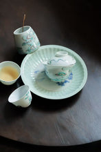 Load image into Gallery viewer, Tongxinshe Teahouse | Doucai Auspicious Cloud Gaiwan: An Elegant and Auspicious Tea Ceremony Affair
