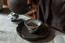 Load image into Gallery viewer, Tongxin She Teahouse | Tasting and Sharing of the 1994 Old Liubao Tea: The Warmth and Charm Precipitated by Time
