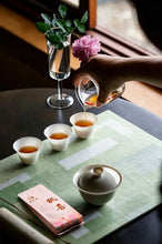 Load image into Gallery viewer, Tongxin She Teahouse | 2024 Taoxi Da Hong Pao — Three-Time Full Charcoal-Roasted Rock Tea桃喜足火。
