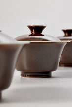 Load image into Gallery viewer, From Complexity to Simplicity, the Essence of Tea Culture——Tongxinshe Teahouse&#39;s Pure Handmade Purple-Gold Gaiwan
