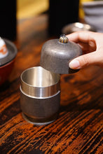 Load image into Gallery viewer, Tongxin She Teahouse: Encountering the Ancient Charm and Tea Aroma of JIELAN Tea Tin
